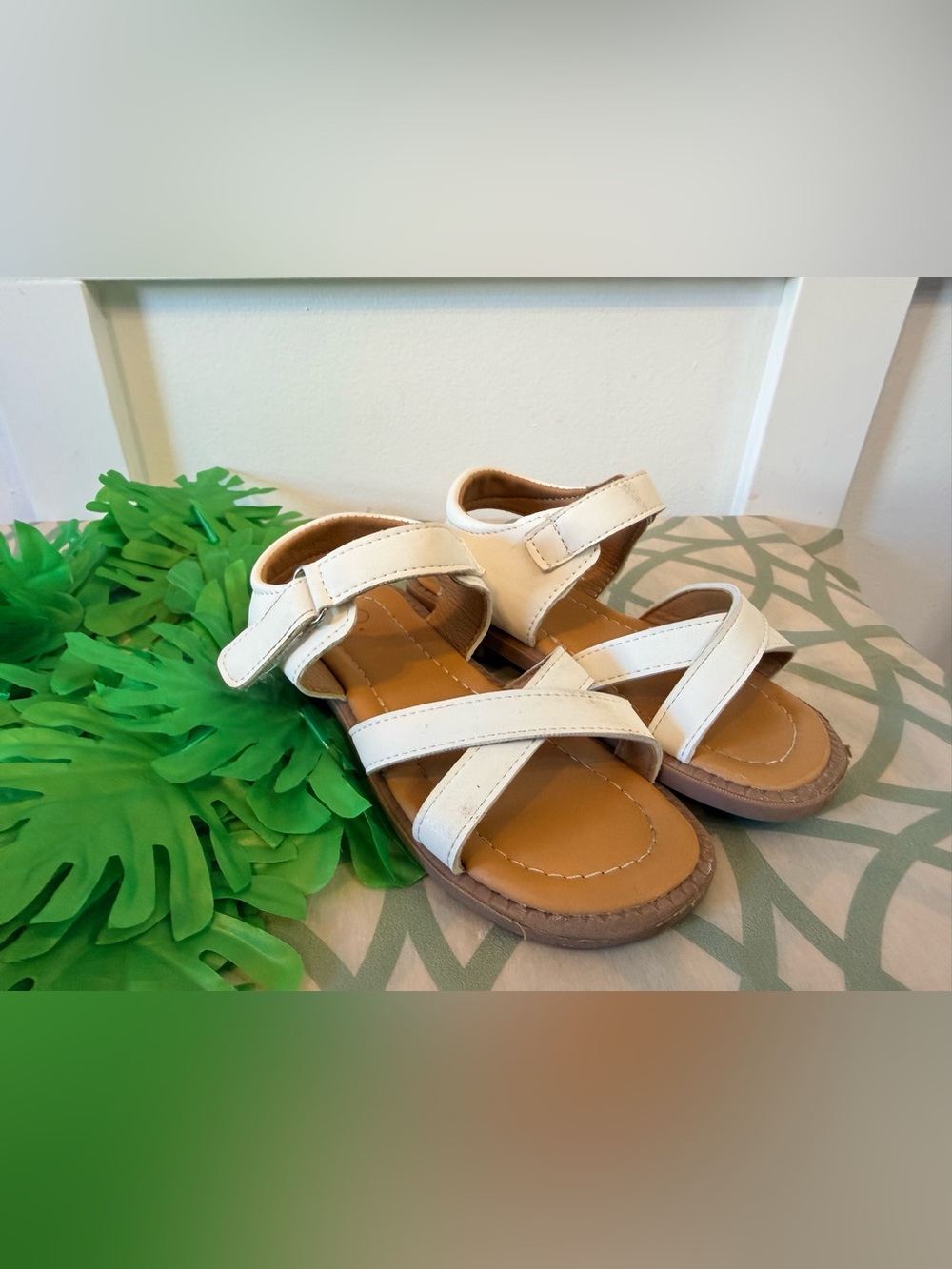 💫4/$25 • Girls Faux Leather White Strappy Sandals